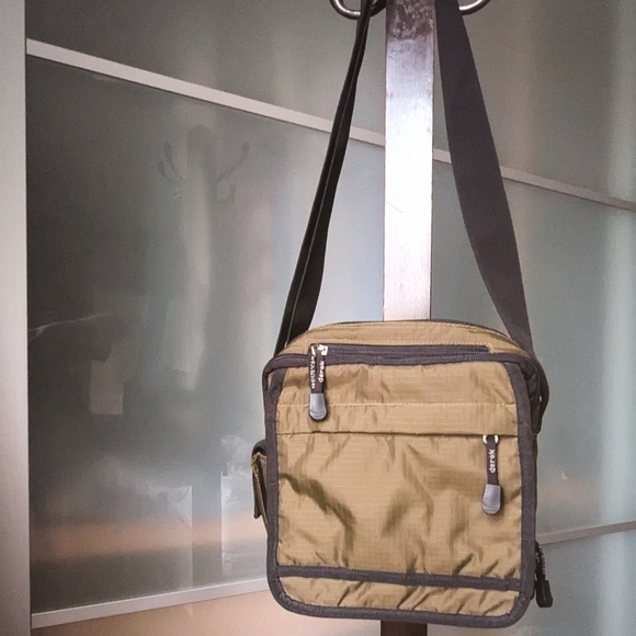 Derek Alexander Top Zip Olive Shoulder Bag. Great for travel and hiking! - Picture 13 of 14